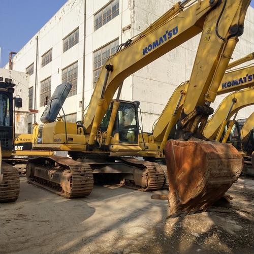 中国二手工程机械设备贸易市场 挖掘机 压路机 推土机 铲车